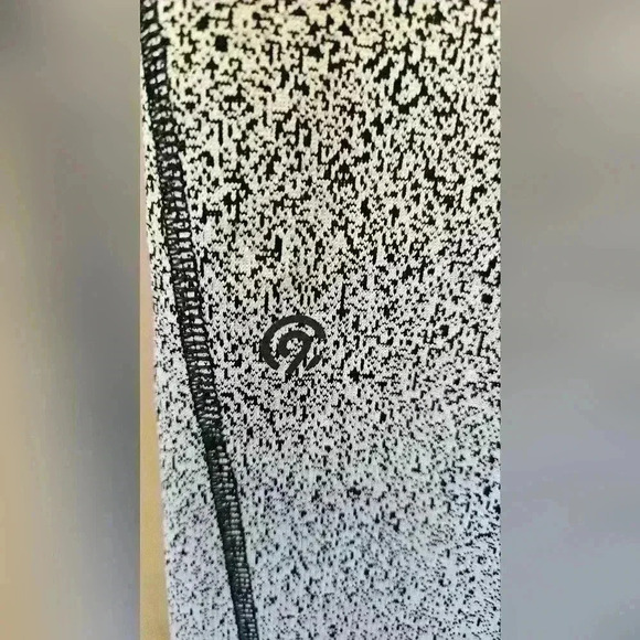 Champion Women's Full Length Compression‎ Leggings Medium Black & White Ombre - Picture 5 of 6